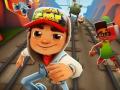 Метрото сурферите да играат игри на интернет.
